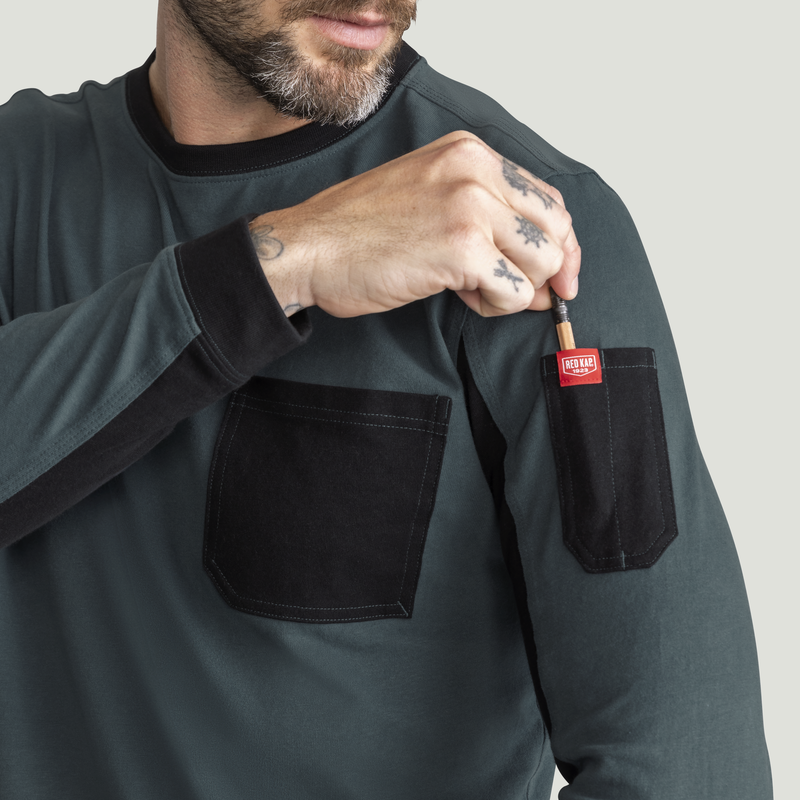 Men's Slim Fit Cotton Long Sleeve Pocket T-Shirt image number 15