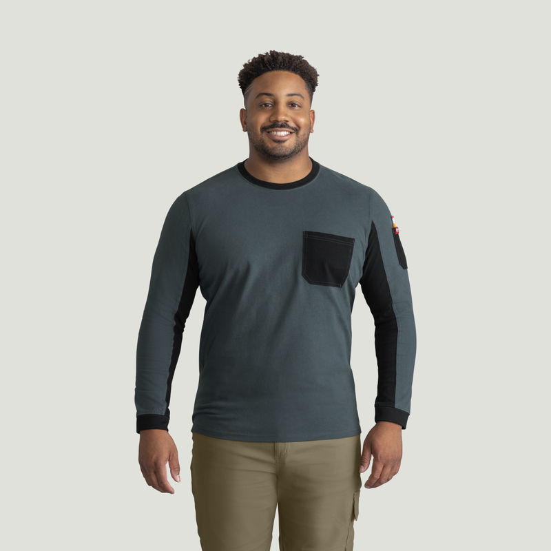 Men's Slim Fit Cotton Long Sleeve Pocket T-Shirt image number 5