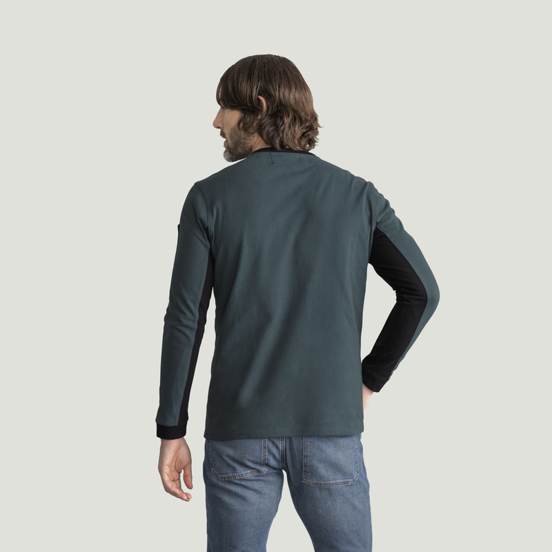 Men's Slim Fit Cotton Long Sleeve Pocket T-Shirt image number 2