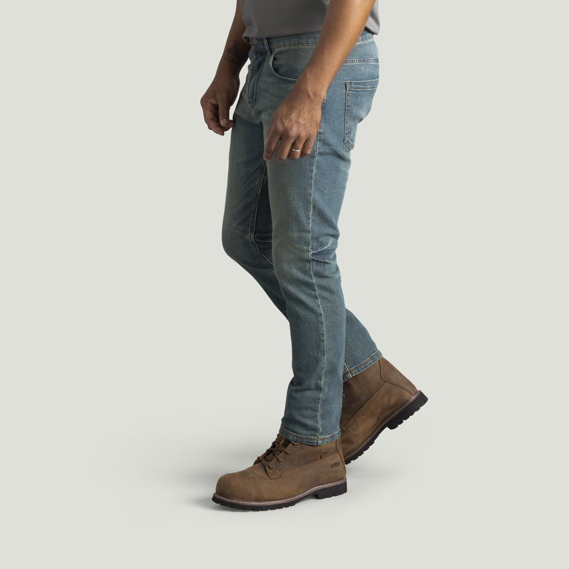 Men's Straight Fit Lightweight Cooling Jean image number 3