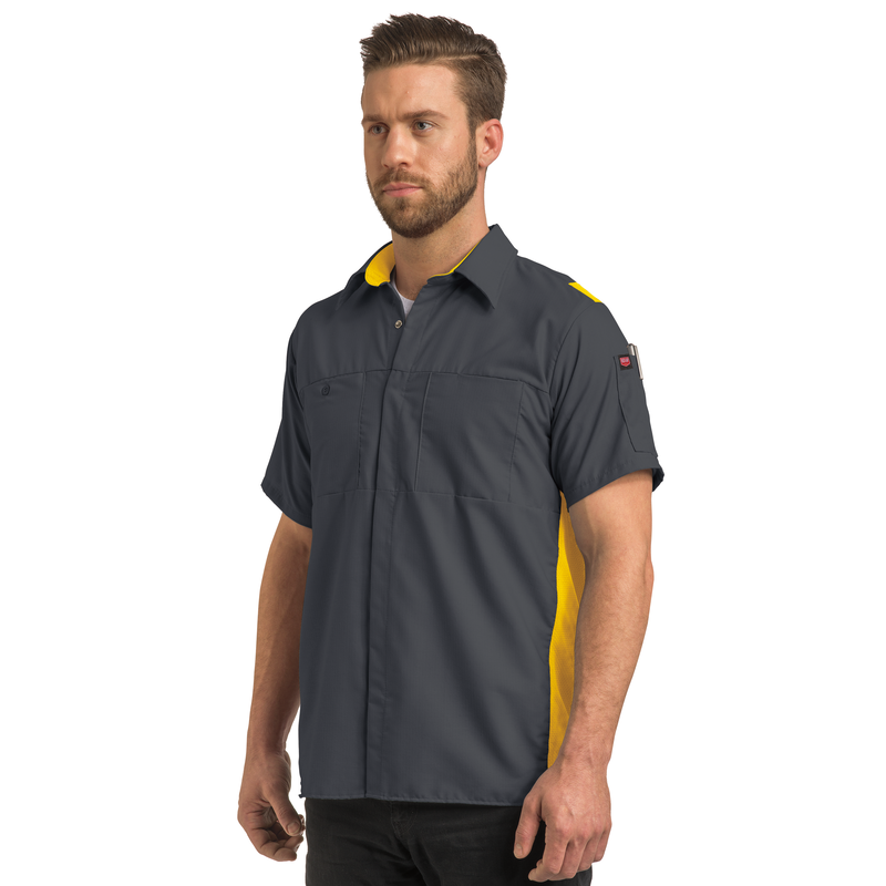 Men's Short Sleeve Performance Plus Shop Shirt With Oilblok Technology image number 3