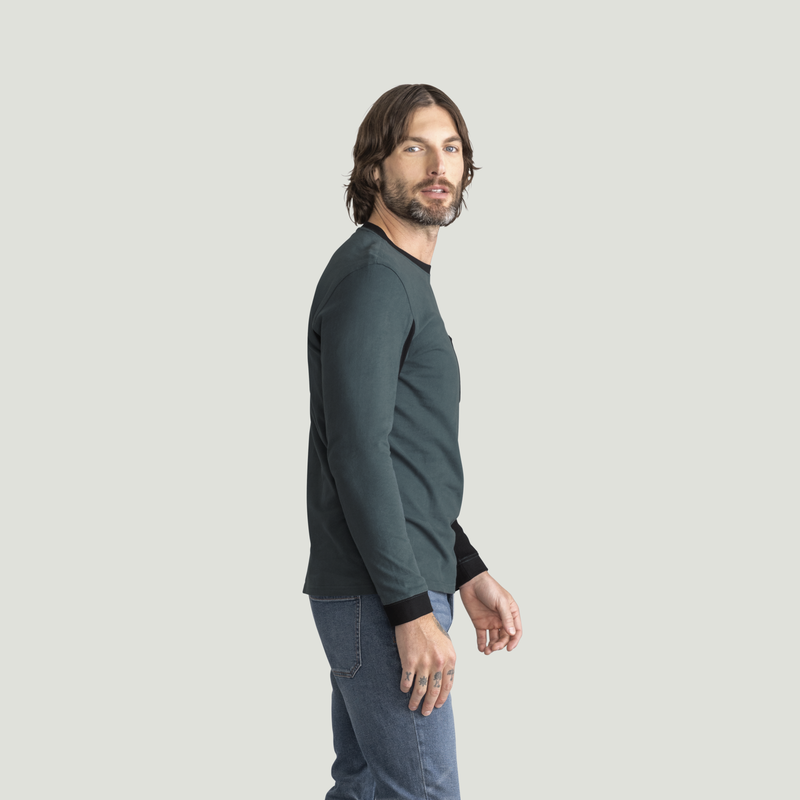 Men's Slim Fit Cotton Long Sleeve Pocket T-Shirt image number 4
