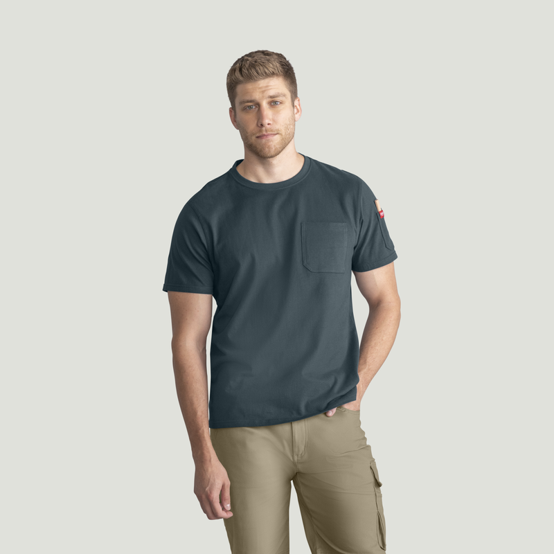 Men's Slim Fit Cotton Pocket T-Shirt image number 4